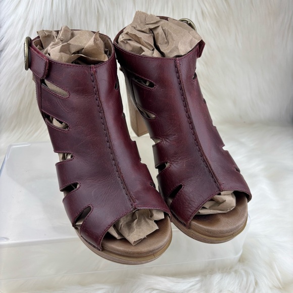 Dansko Demetra Burgundy Open-Toe Chunky Heels - Picture 1 of 11